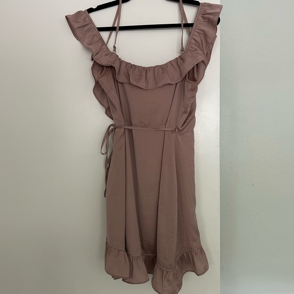 Tie Dress - Picture 7 of 9